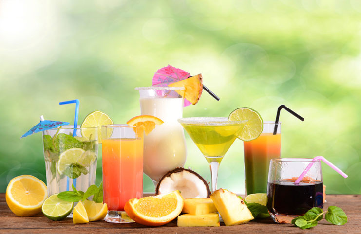 5 Delicious and Refreshing Summer Drinks to Keep You Energized