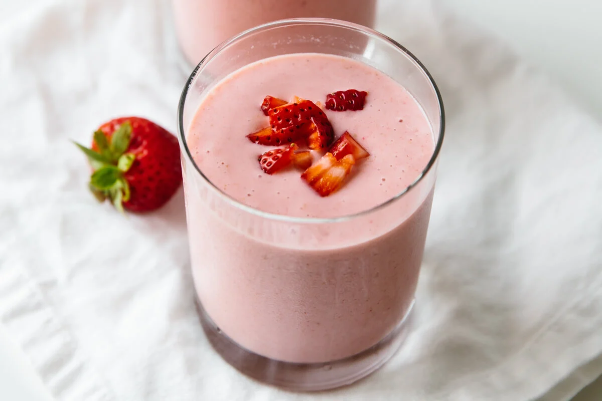 Strawberry-Banana-Smoothie-12.jpg